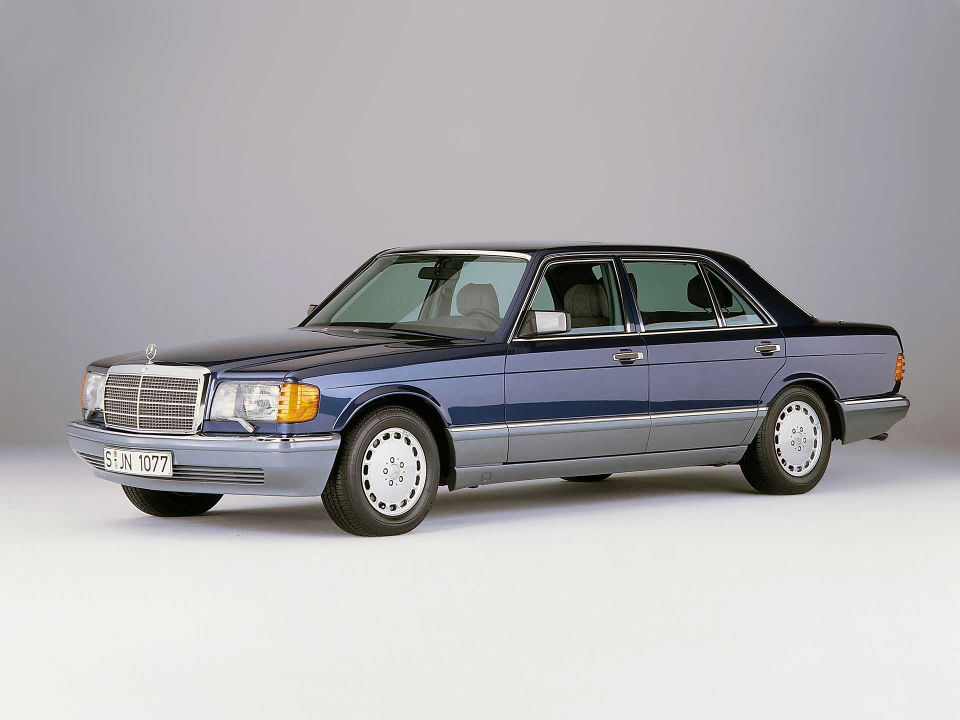Тюнинговое ателье Inden Design обнародовало свою работу, законченную еще в 1991 году Это - Mercedes S-Class W126 1983 года выпуска Автомобиль выглядит