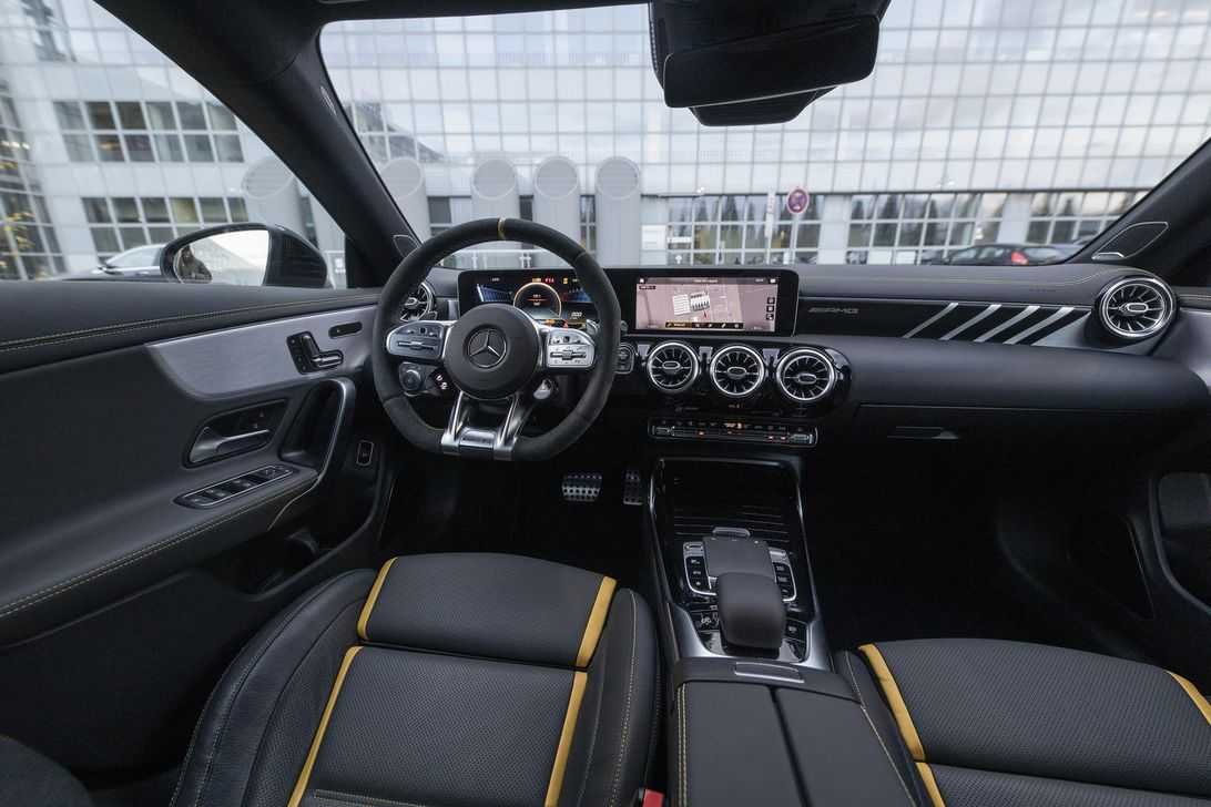 Mercedes раскрыл технические характеристики гиперкара amg project 1 мощностью более 1000 лошадиных сил