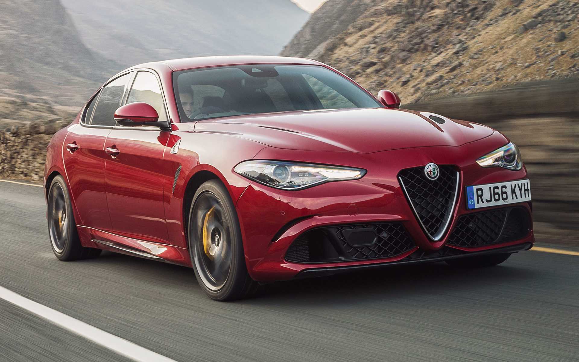 Компания Alfa Romeo решила порадовать поклонников спортивных седанов и представила лимитированное исполнение модели Giulia под возрожденным названием