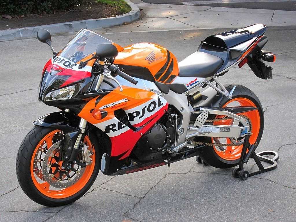 Honda cbr1000rr с пассажиром