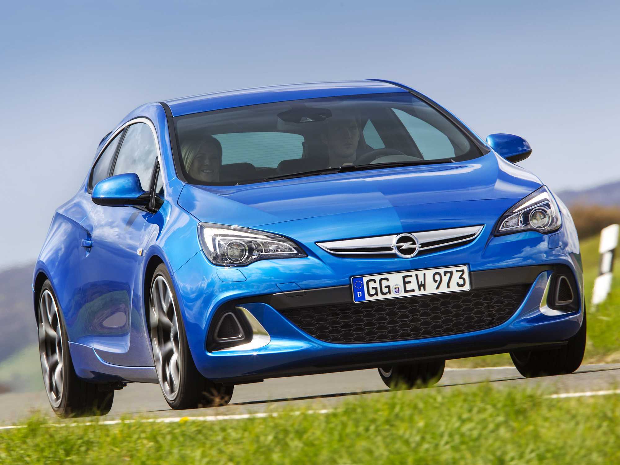 Opel astra 2014 — органичный седан